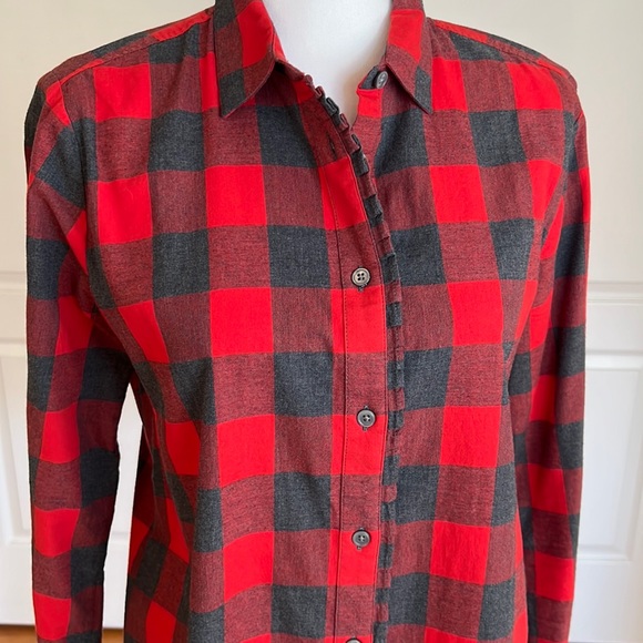 Banana Republic red / charcoal check flannel shirt - Picture 2 of 11